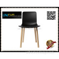 Hot sale modern side colorful cheap italian design plastic chair with wood legs